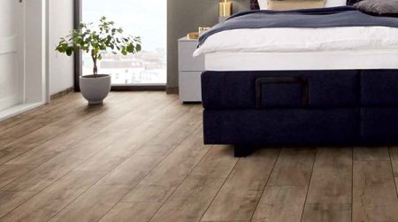 Rozdíly mezi laminátovými podlahami: Na co se zaměřit?