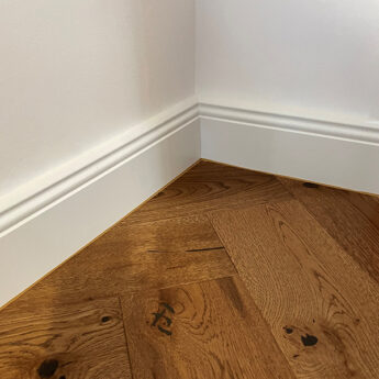 LIŠTA  BOR MASIV BÍLÁ LAK RAL 9016 96x18