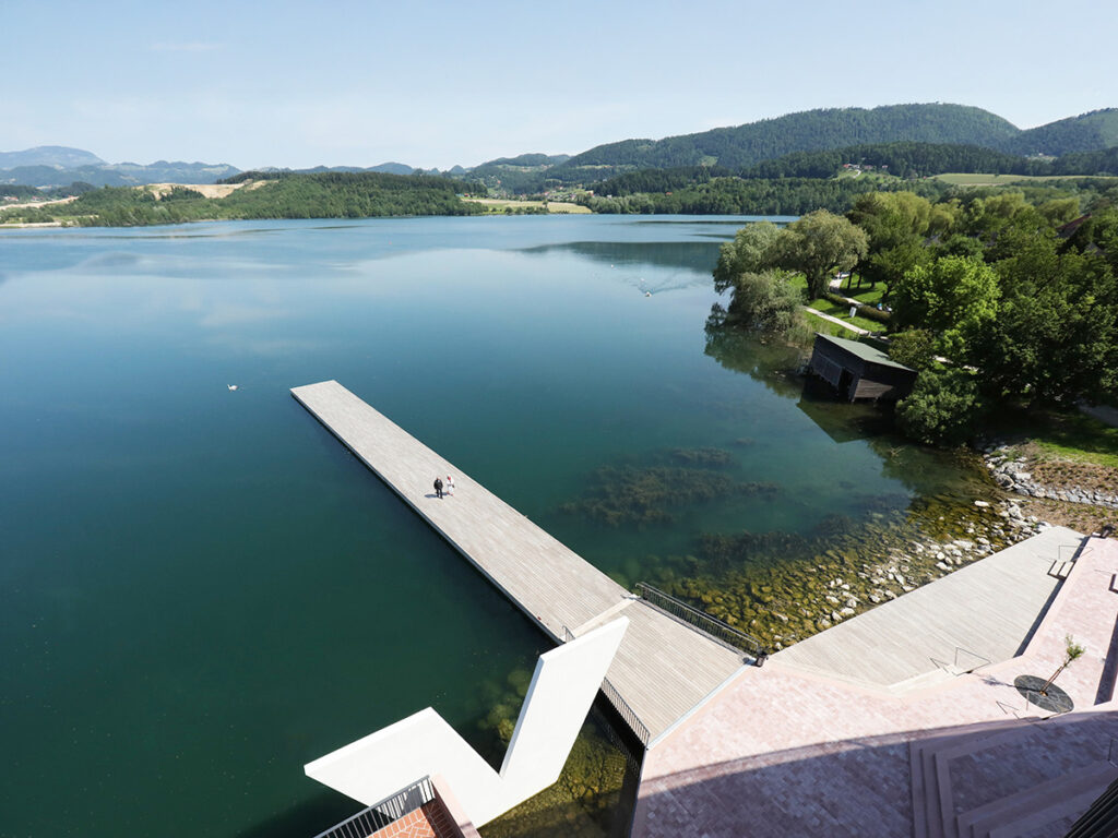 Velenje - Pódium a molo pro všechna roční období