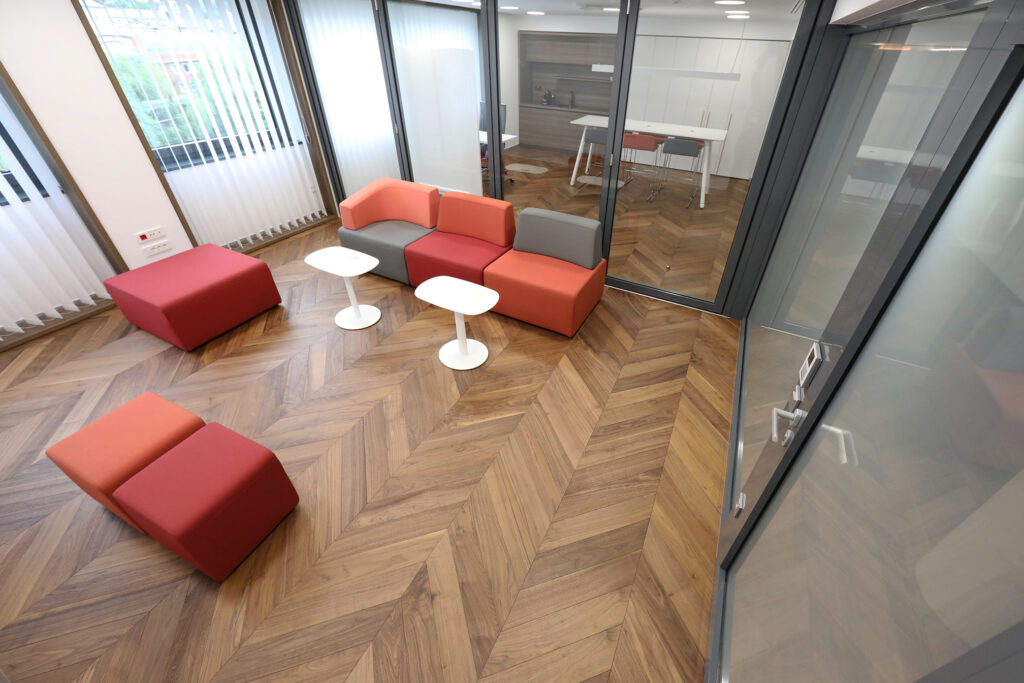 Kolektor Idrija – moderní rekonstrukce kanceláří